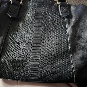 Elegant Black Textured Women's Bag